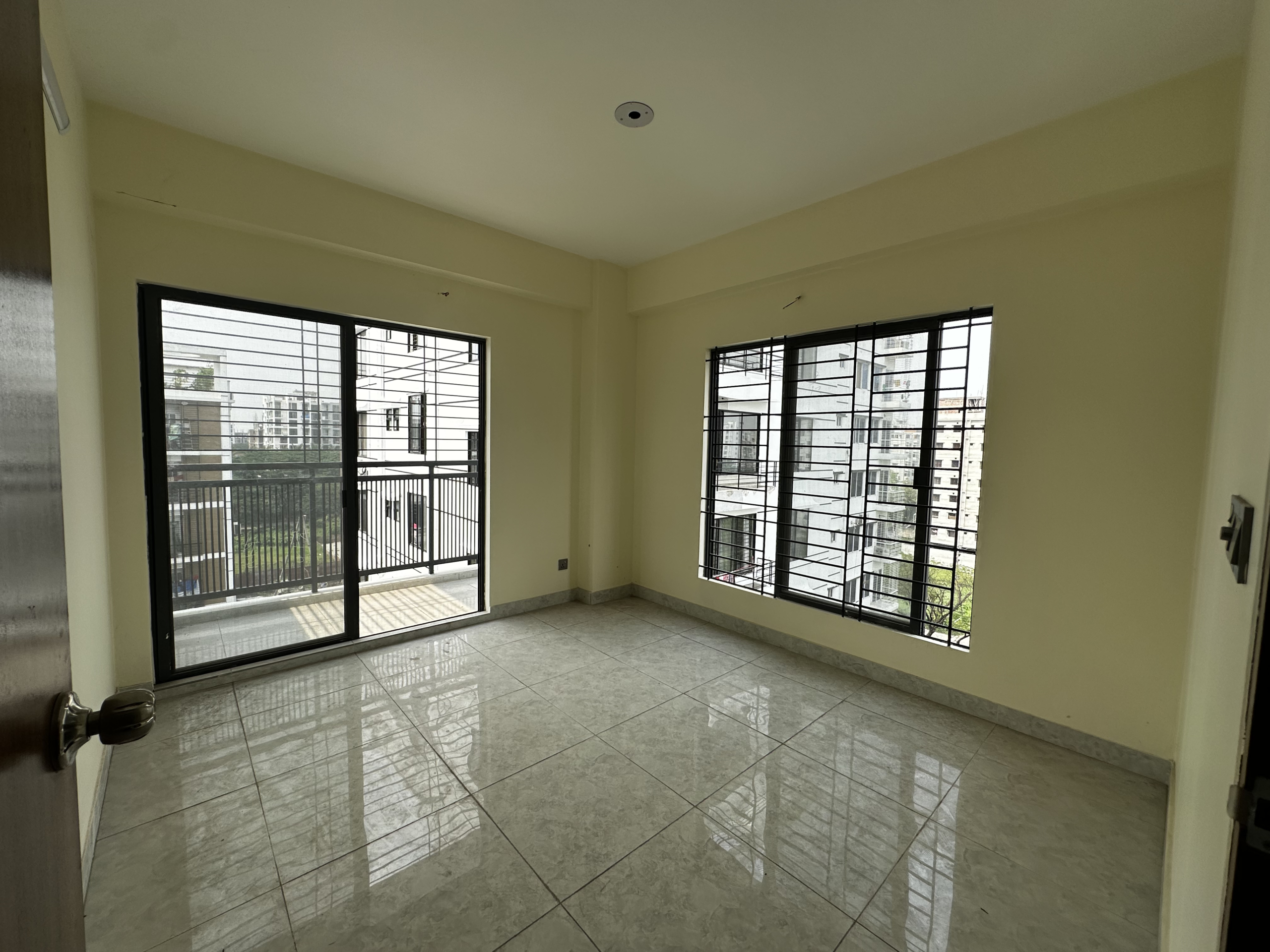 Brand new flat for sale in Bashundhara, Dhaka – 3 beds, 2235 sqft